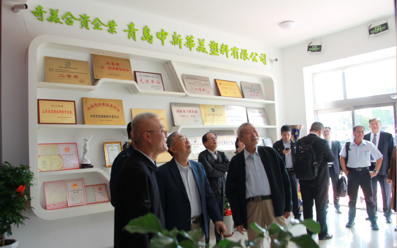 青岛中新华美王东总经理介绍公司发展情况