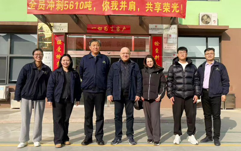 热烈欢迎俄罗斯客户莅临青岛中新华美改性塑料厂考察合作