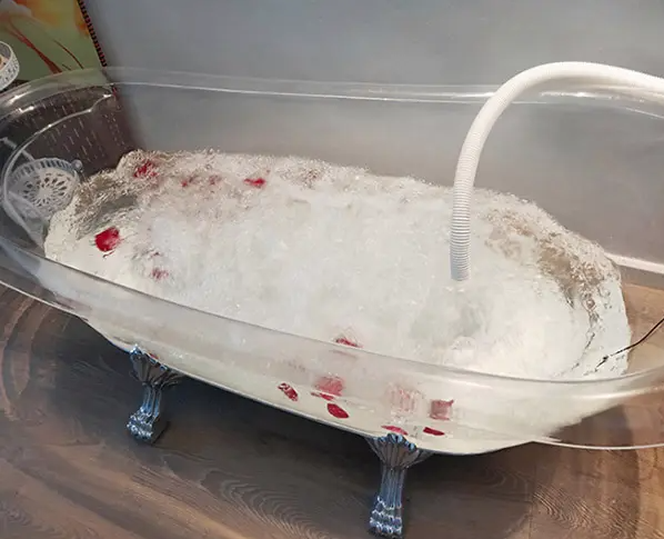 你知道浴缸是用这种染色亚克力料生产的吗--中新华美改性塑料