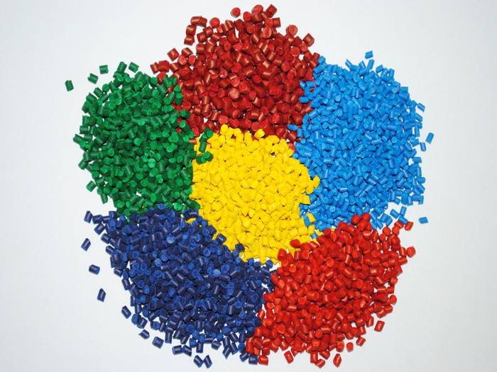 五彩斑斓的色母粒是什么材料--中新华美改性塑料