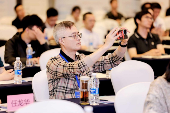 塑料信息网：中国塑料工业高峰论坛召开，青岛中新华美参会共话改性塑料绿色低碳实践